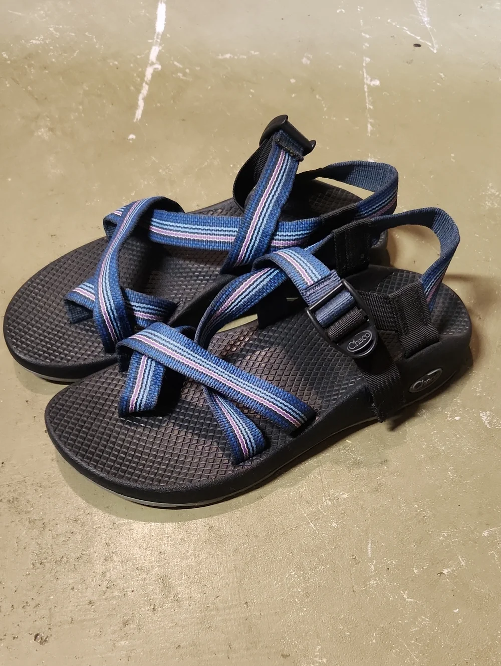 Women's 9 Chaco Sandals